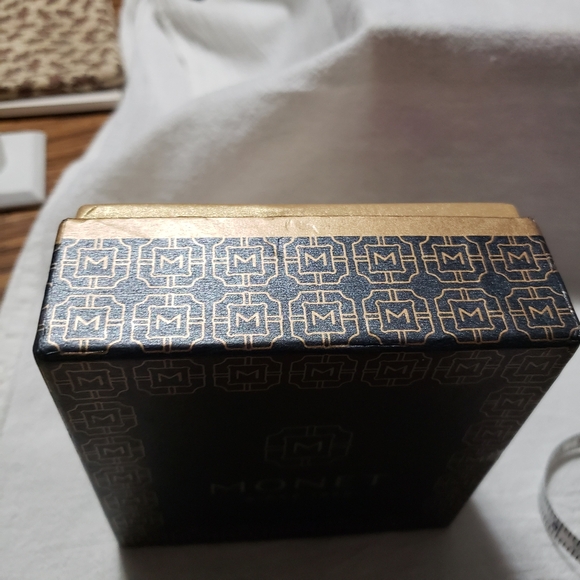 Beautiful Monet Faux Pearl Goldtone Necklace with Matching Pierced Earrings - Picture 7 of 9